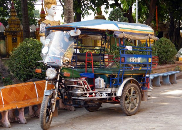 Tuk-tuk au Laos. DR