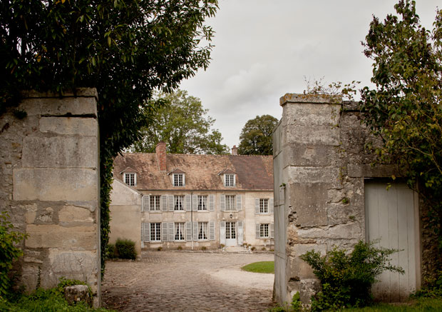 Située près de Versailles, dans les Yvelines, la ferme de Gally est un ancien prieuré, longtemps rattaché à l'abbaye Sainte-Geneviève de Paris. Copyright : Lafontan / Les fermes de Gally