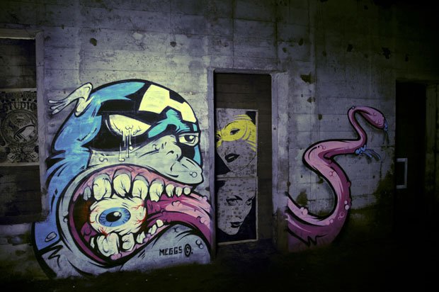 Graffiti de l'artiste Meggs réalisé dans le métro new-yorkais, dans le cadre du Underbelly Project.  Copyright : RJ / Flickr