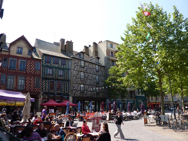 La place Sainte-Anne, à Rennes.  Copyright : TouN / Wikimedia