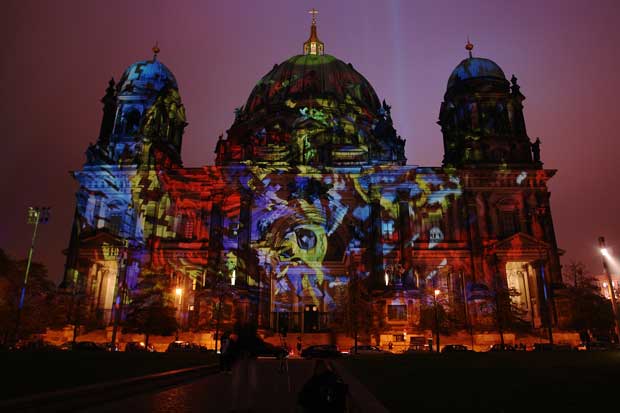Le dôme de la cathédrale de Berlin lors de l’édition 2009 du Festival des Lumières.  Copyright : Michael F. Mehnert / Wikimedia