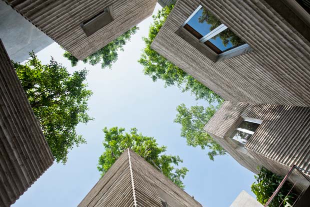 En 2014, le magazine anglais Architectural Review a décerné à la House for Trees de Vo Trong Nghia le prix de la « maison de l’année ».  Copyright : Hiroyuki Oki