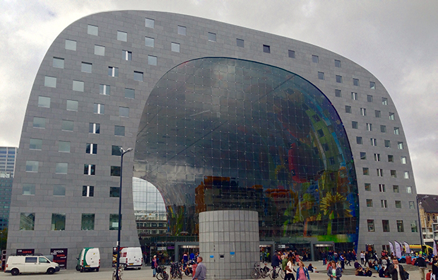 Marché couvert - Rotterdam. Architecte : MVRDV ; Crédits : Exmpletree / Wikimedia 