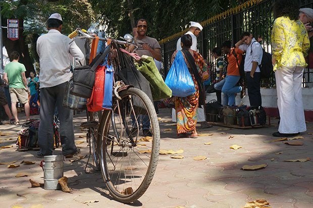 Dabbawalas déplacement. Crédits : Clément Pairot