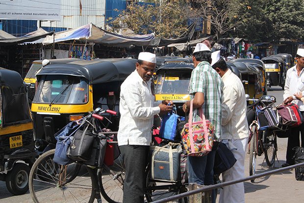 Dabbawalas dabbas. Crédits : Clément Pairot