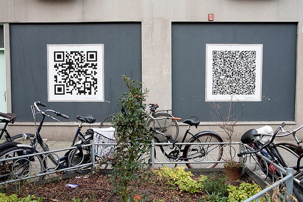 Affiches publicitaires QR codes. Crédits : Bauke Karel / FlickR