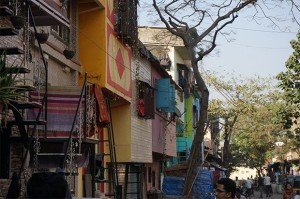 A Dharavi la construction d'une maison prend en moyenne 35 jours. Crédits : Clément Pairot