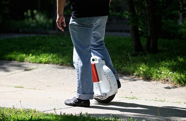 Ceci est un “Solowheel”, vous en aurez peut-être croisé un au détour d’une rue (presque) piétonne - Crédits Edmund White sur Flickr