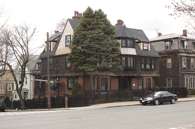 La George Loring House de Somerville (Massachussetts), construite par l’architecte du même nom en 1895. Copyright : Tim Pierce / Wikimedia