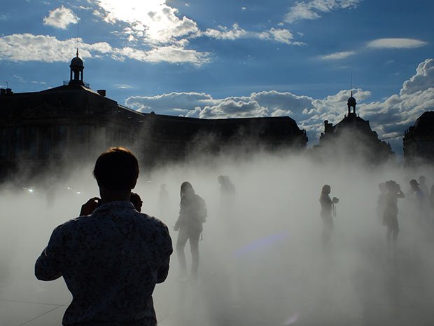 Miroir eau quais Bordeaux