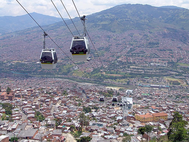 colombie telepherique quartier defavorises