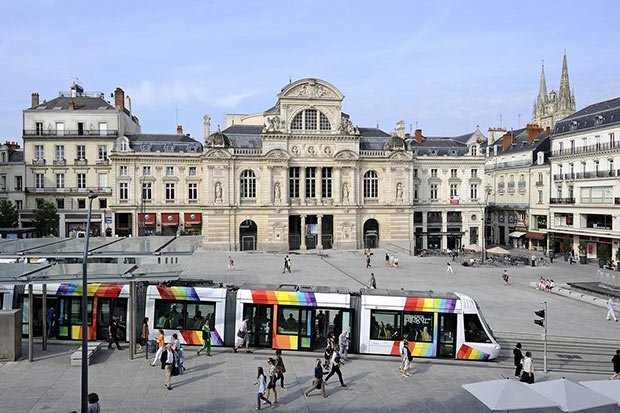 place ralliement angers batiment ville