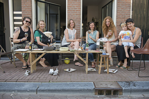 barbecue convivialité seuil de porte 