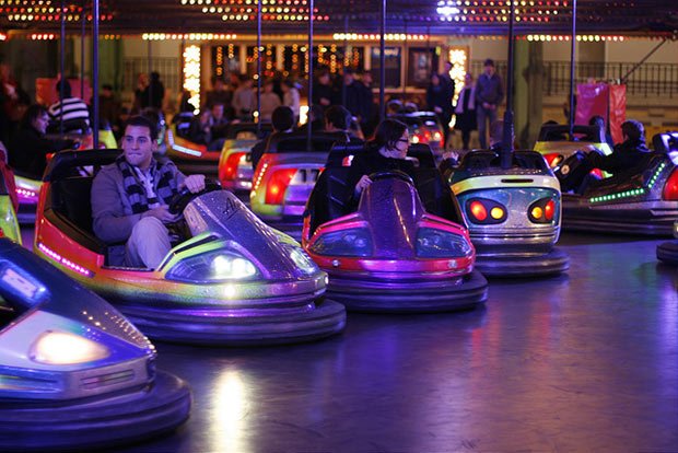 deux auto-tamponneuses lors de la fete foraine