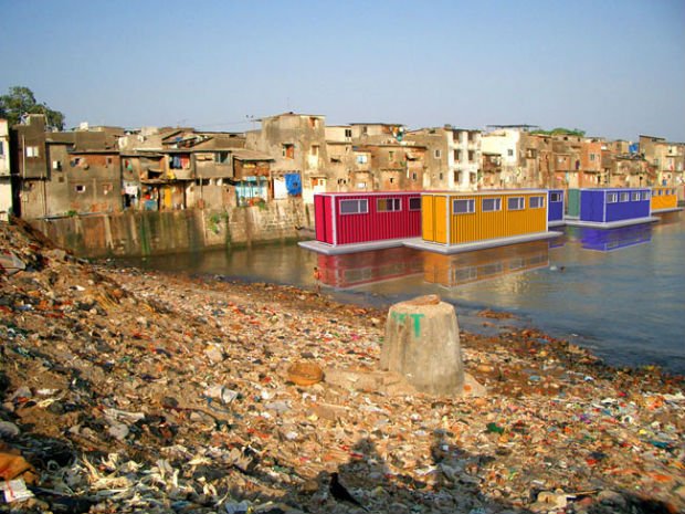 Les containers flottants conçus par le cabinet hollandais Water Studio permettent d’être rapidement déplacés par voie maritime en cas d’urgence.