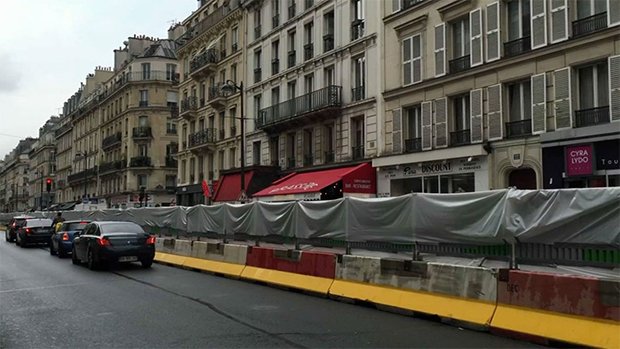 image des travaux a paris pour la construction de la piste cyclable