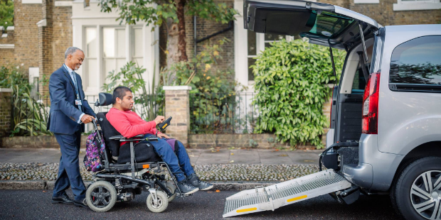 Transport de personnes à mobilités réduites par Uber