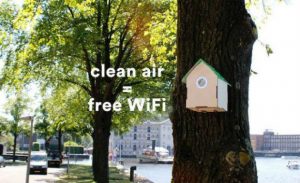 De fausses cabanes à oiseaux pour sensibiliser à la pollution urbaine