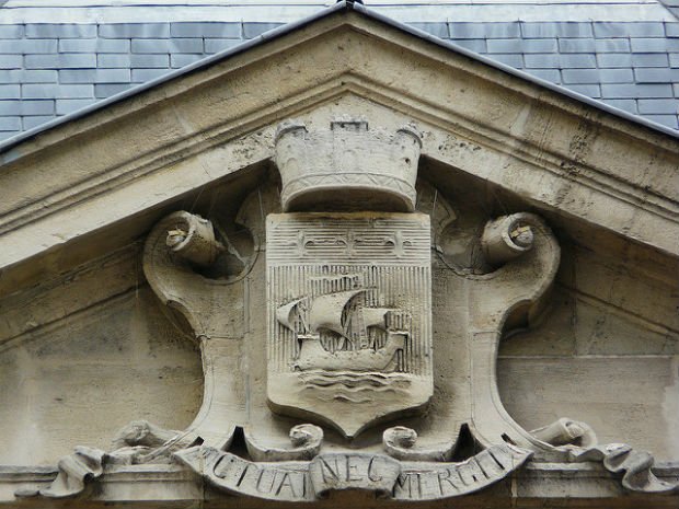 L’art de naviguer sur les murs de Paris