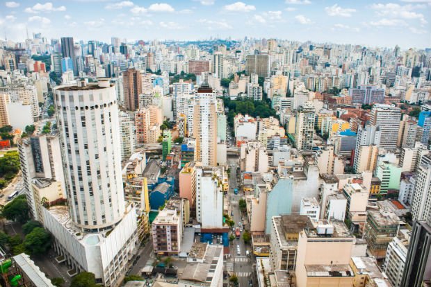 Ville tentaculaire parcourue d’immeubles, São Paulo est le centre économique du Brésil 