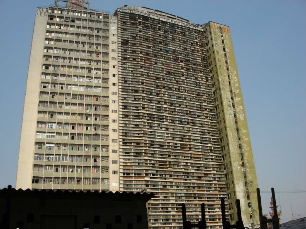 L’edificio São Vito, couvert de pichação 