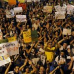 Manifestation contre l'augmentation du prix du ticket de bus en 2013 près de Rio de Janeiro.