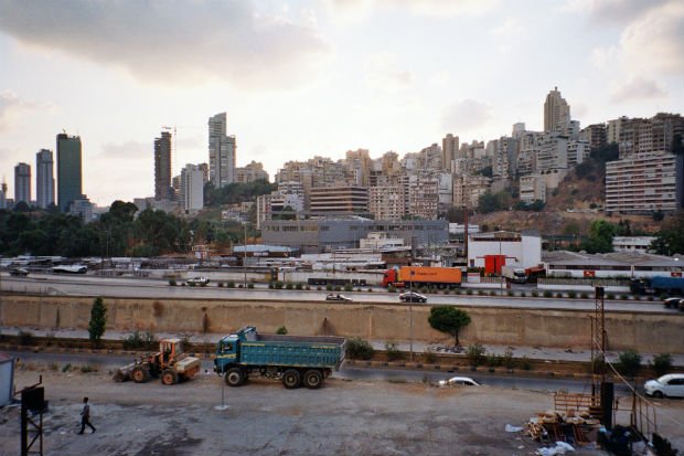 Vue sur l'est de Beyrouth depuis Bourj Hammoud, ville voisine 