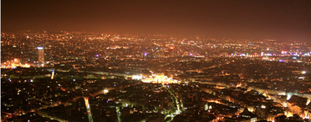 La ville Lumière est aujourd’hui devenue une source de pollution lumineuse dans le paysage nocturne