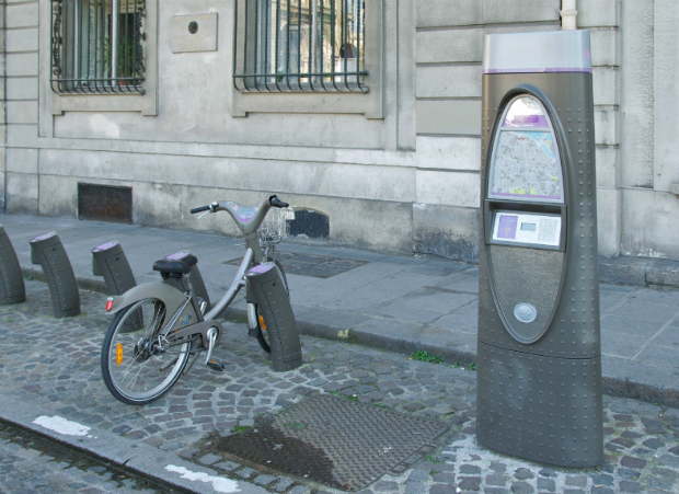 Le Security by design propose d’intégrer le mobilier urbain, comme l’installation de bornes de Velib’, dans une logique de sécurité