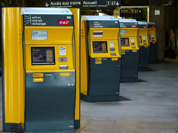 Les guichets numérique de la sncf remplacent peu à peu les agents en gare