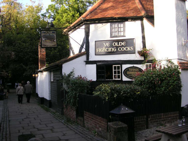 Le “Ye Olde Fighting Cocks”, pub réputé comme le plus vieux pub d’Angleterre. (photo libre de droit)