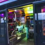 Le bus discothèque est l'un des bus thématiques circulant ponctuellement sur le réseau Dk Bus : une façon originale de faire voyager autrement les usagers !