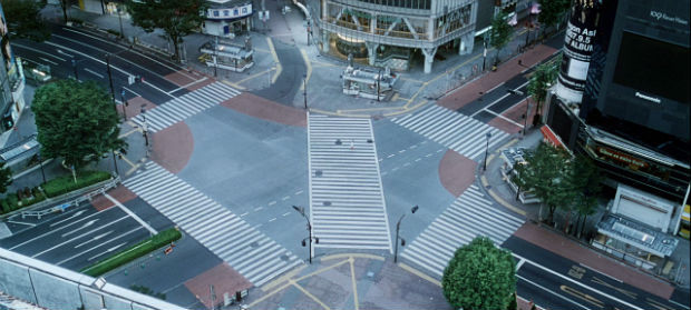 Vision incongrue du Shibuya Crossing, déserté par les foules, dans Tokyo! (2008)