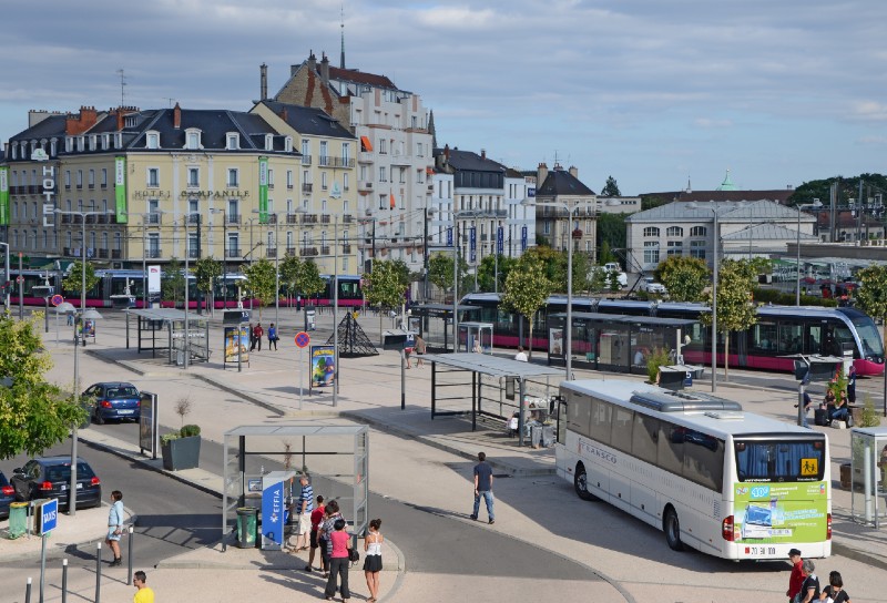 Illustration_Cour-de-la-Gare-de-Dijon - Pline - Creative Commons (wikimedia)