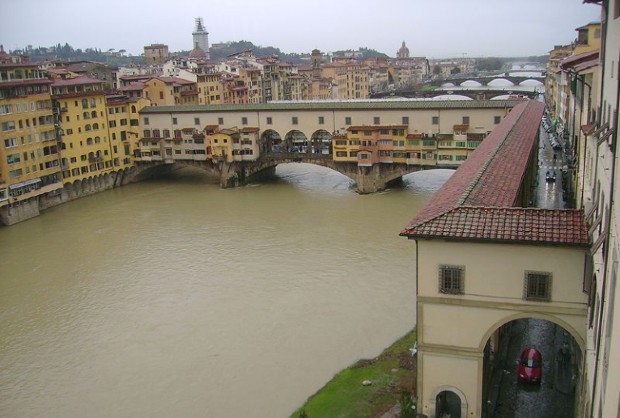 Le corridor de Vasari permet de traverser une bonne partie du centre-ville historique de Florence sans avoir à passer par la rue © Siger