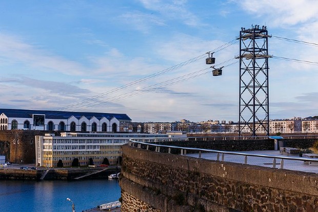 Brest est la première ville française à s’être doté d’un téléphérique urbain ©️Jérémy Kergourlay sur Wikipédia