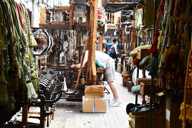 Unique atelier de fabrication de passementerie parisien, la Maison Verrier est en activité depuis 1753 - Jessica Lia/thefrenchmakers