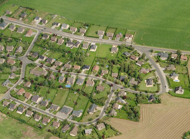 Un exemple d'étalement urbain Crédits photo : CAUE D.R.