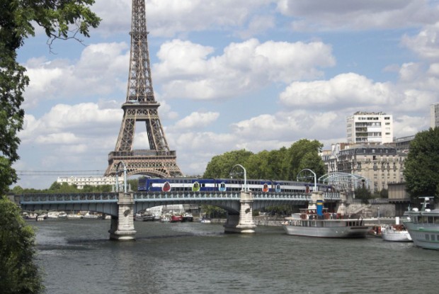  Le RER C traversant Paris ©️ Wikipédia