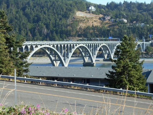 Pont récemment rénové au dessus de Rouge River dans l'Oregon - Robert Ashworth/Flickr