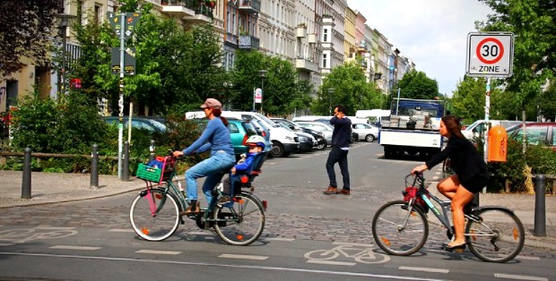 La limitation de vitesse à 30 km/h en ville est-elle une tendance durable ?