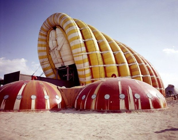 Le pavillon du groupe Fuji pendant l'exposition universelle à Osaka en 1970 - Yutaka Murata / Osaka Prefectural Expo 1970 Commemorative Park Office