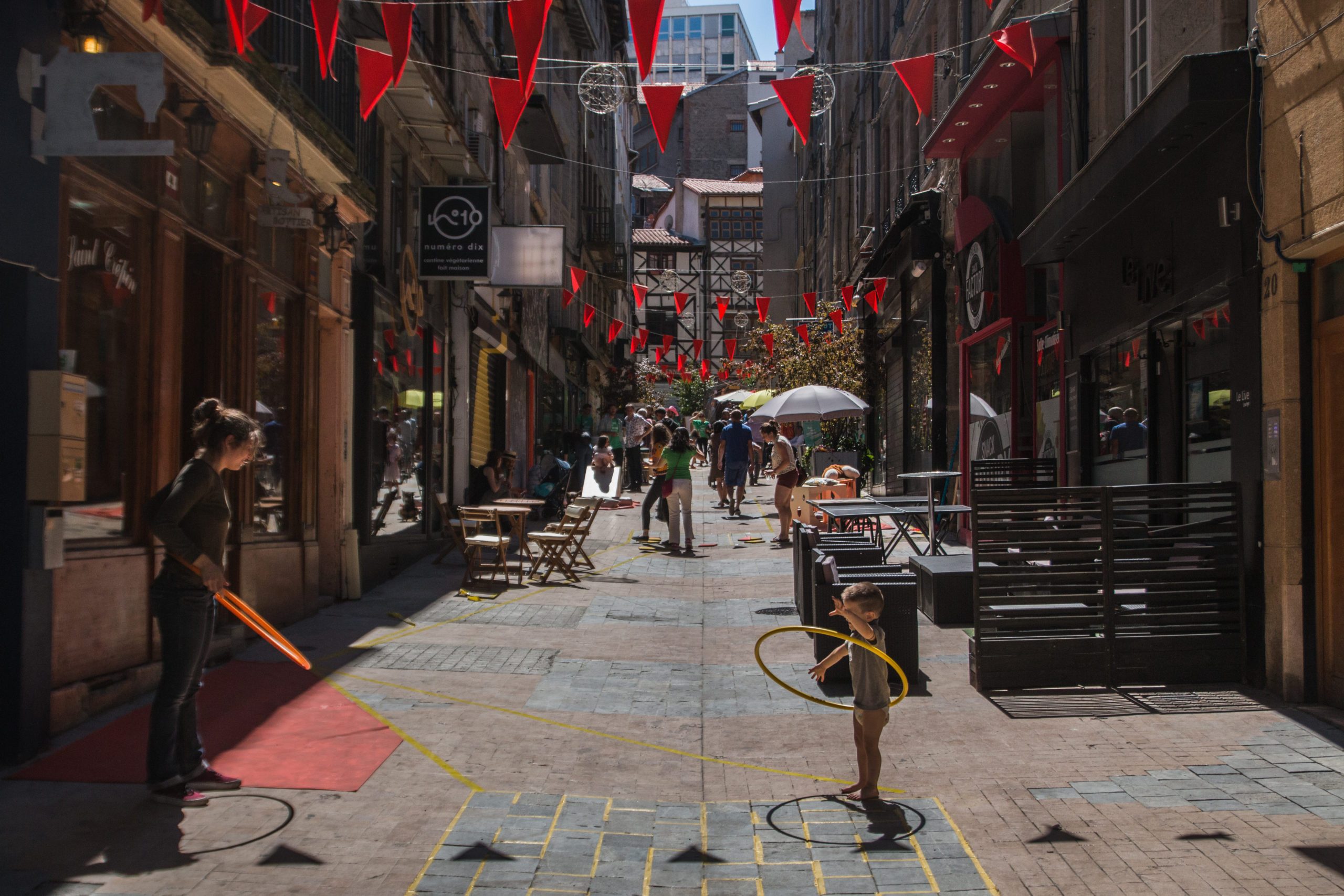 La rue de la Ville pendant le chantier international "Do it your street", ©Maxime Disy 2018