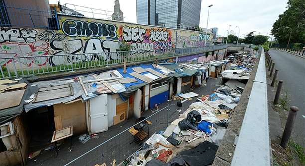 Bidonville entre Paris et Aubervilliers © Yann Vernerie