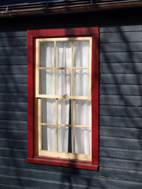 Une fenêtre qui s'ouvre entièrement permet de mieux aérer l'intérieur - Unsplash