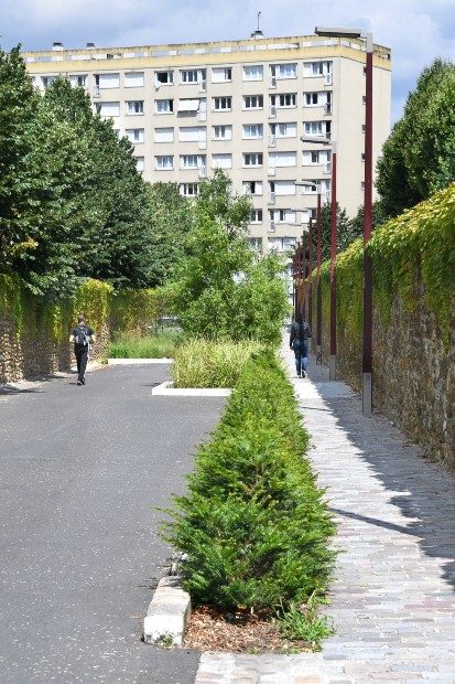 La rue Sœur Valérie à Asnières-sur-Seine (Conception et réalisation ATM – Crédit photo QUATREVINGTDOUZE)