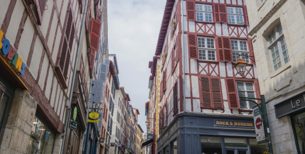 Le centre-ville de Bayonne —Crédit photo ©Free Nomad via Unsplash