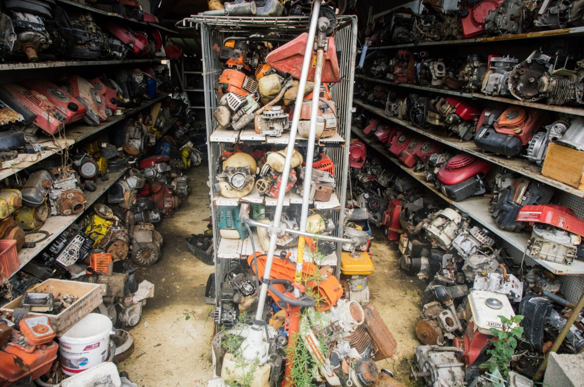 Chez Pierre, ferrailleur et mécanicien en Gascogne. Crédit photo : Les voyages de Mat