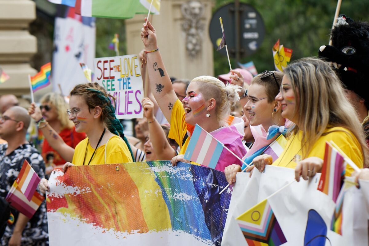 La Pride, revendiquer son identité, s’approprier l’espace public, fêter les différences. Crédits Pixabay 